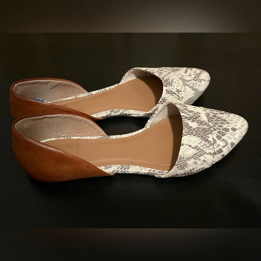 DV by Dolce Vita Snakeskin Flats